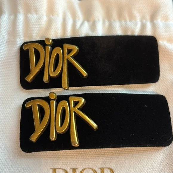 Fashion Hair Clips - Picture 2 of 3